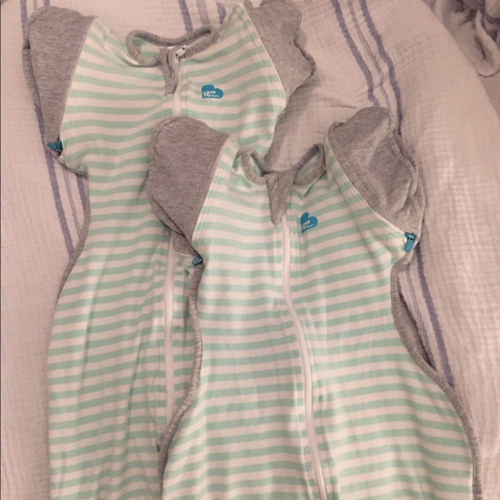 Love to Dream Medium Swaddle with Wings!